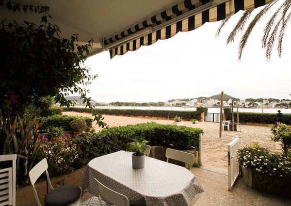 Renovated spacious apartment on the first line to the sea in Santa Ponsa