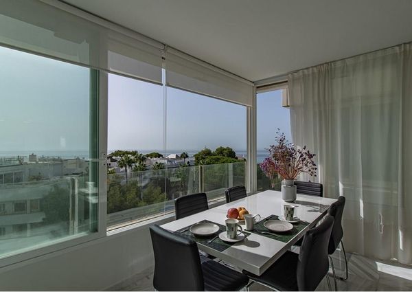Rent a lovely apartment in front of the sea! Marbella!
