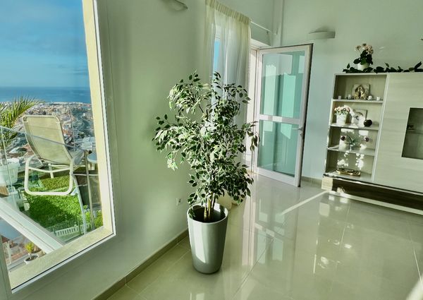Beautiful apartment with wounderful sea views
