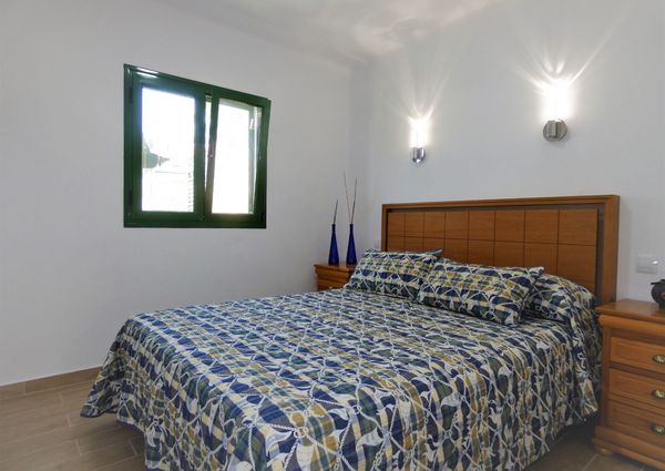 Renovated bungalow with terrace and garden in Campo Internacional