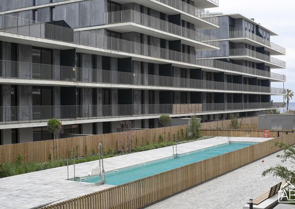 2 Bedroom Apartment with Private Terrace and Communal Pool, besides Badalona Port