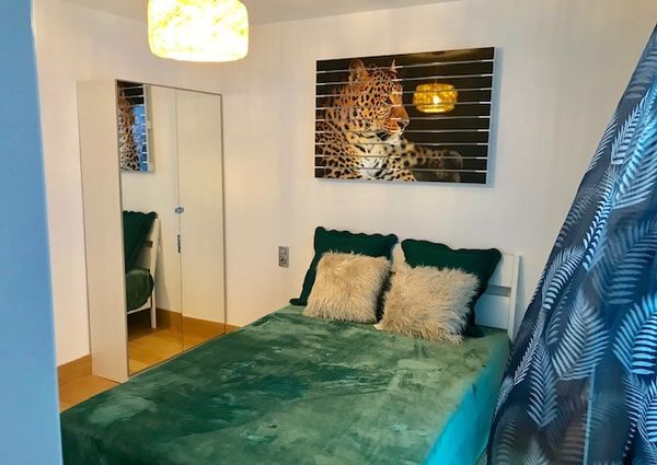 Short term rental of modern 3-bedroom villa in the center of Los Cristianos in residential complex Portofino.