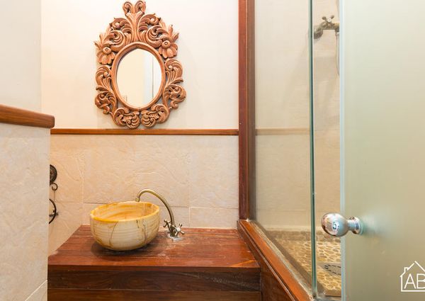 Charming Apartment with a Balcony, just steps away from Passeig Marítim