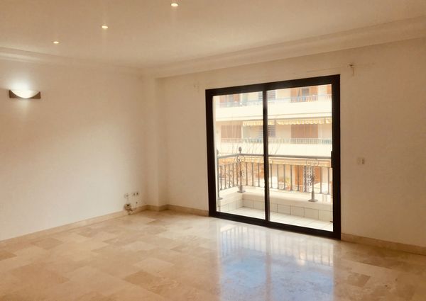 Fantastic 3 bedroom secondline apartment for rent in Palma, apartments for rent close to Palma centre in Mallorca.