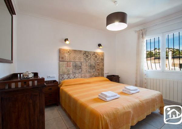 Rent villa DAISY