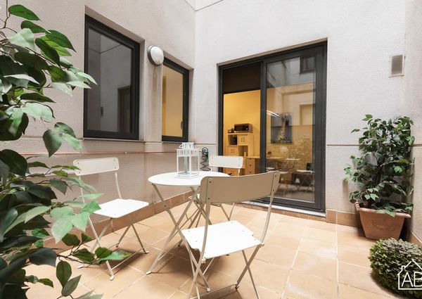 Cosy and Homely Two Bedroom Apartment with Private Terrace Close to Gaudi's Park Guell