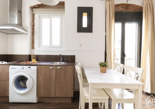 Lovely apartment, just one street from the Barcelona port