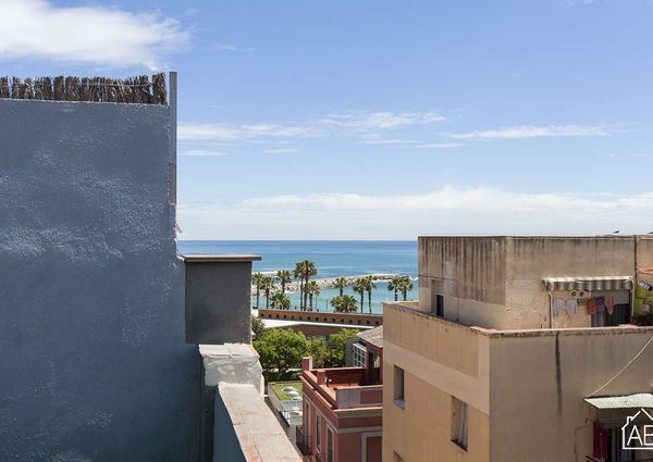 Bright 1 Bedroom Apartment with a Sea views Balcony
