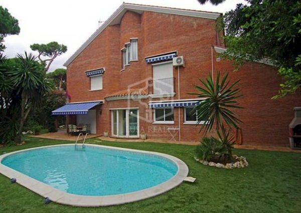 Family house near the beach in Castelldefels