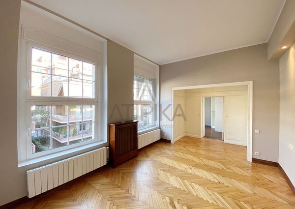 Outstanding property next to ‘Turó Parc’.
