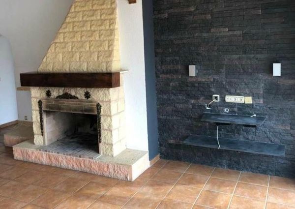 Villa Long Term Rental Unfurnished