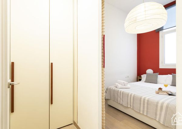 Stunning One-Bedroom Apartment with Private Terrace in Heart of Gracia Neighbourhood