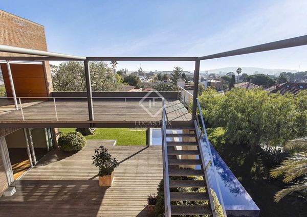 Excellent 6-bedroom villa with 1,215 m² garden for rent in Sant Gervasi - La Bonanova