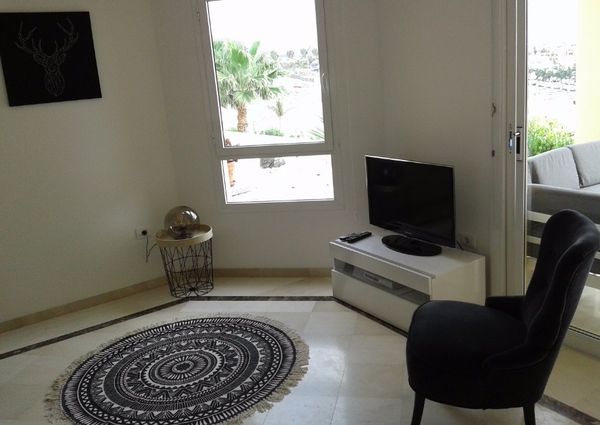 Apartment with sea views for rent in La Caleta