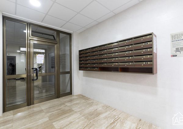 Modern and Bright Two Bedroom Apartmentin the Sants District
