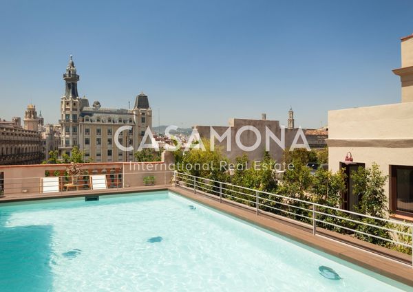 Bright and Beautifully Renovated 3 Bedroom Apartment near Port Vell