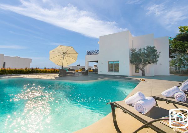 Rent villa PISCIS