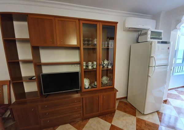 Ref 16167 – **Seasonal rental**  Available from April 2023 – Just 100 meters from the sea we have this bright and functional apartment in Fuengirola