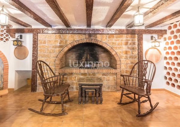 Detached villa for rent with swimming pool in Benidorm