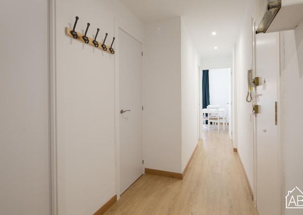 Cosy Two Bedroom Apartment in Barceloneta with a Balcony