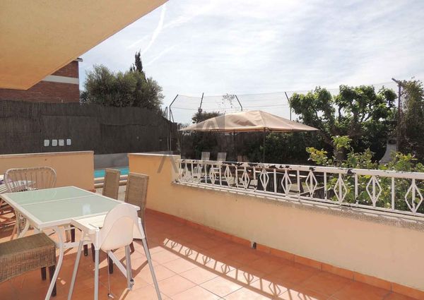 Three floors house for temporary rent in Montemar, Castelldefels