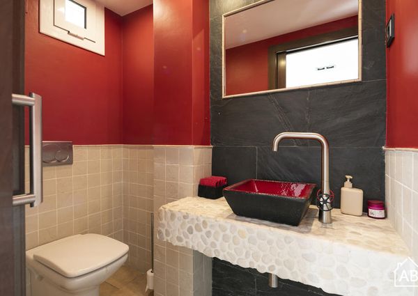 Beautiful Duplex Apartment for 2 with Private Terrace in Sant Martí