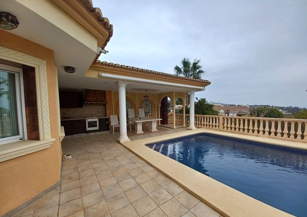 VILLA for rent in Moraira with 5 bedrooms