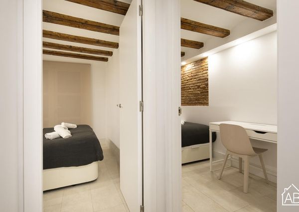 Bright Modern and Trendy Two Bedroom Apartment in the heart of Barcelona