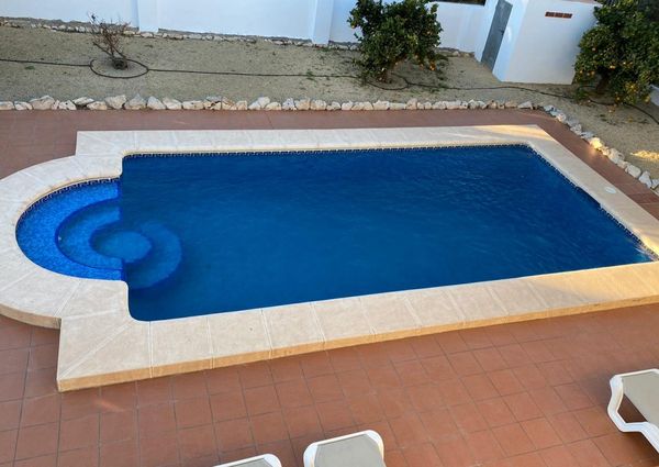 Se alquila de forma vacacional Chalet en Moraira