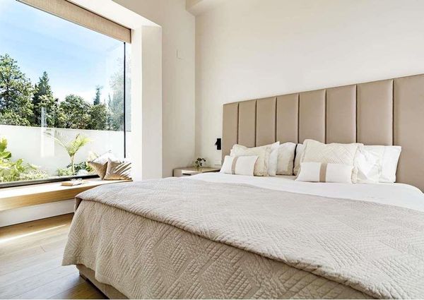VILLA YOLANDA GOLDEN MILE