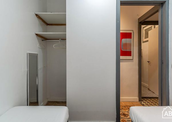 Cozy three-bedroom apartment on Las Ramblas