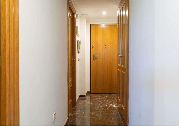 SE ALQUILA VIVIENDA CON VISTAS AL JARDÍN MÁS EXTENSO DE ESPAÑA