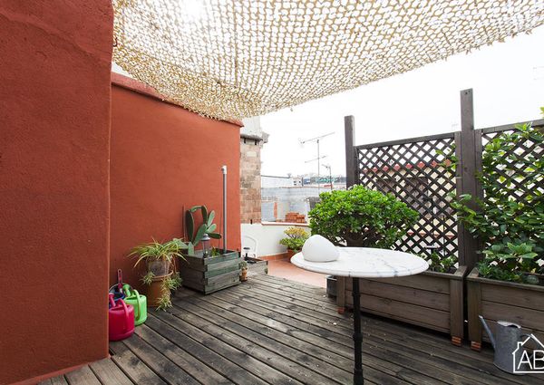 Lovely studio apartment with a terrace close to Las Ramblas