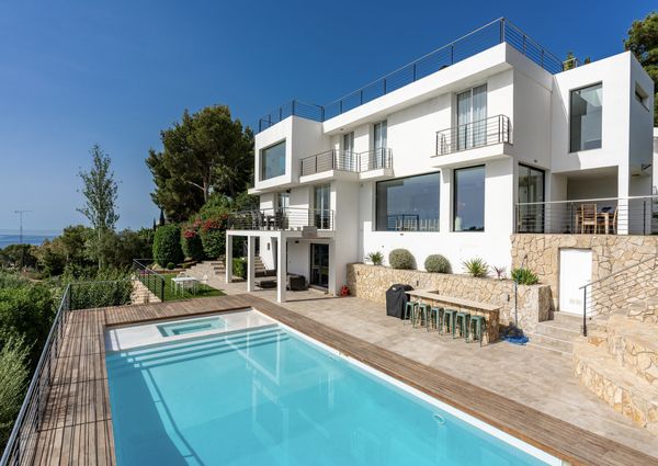 Stunning Villa for rent with five bedrooms in Costa d'en Blanes, Mallorca
