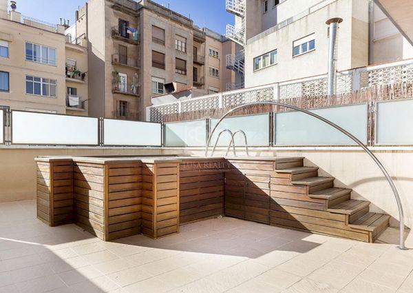 Spacious apartment with large terrace in the prestigious Sant Gervasi area