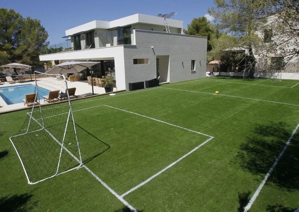 Modern 6 bedroom villa for rent in Nova Santa Ponsa