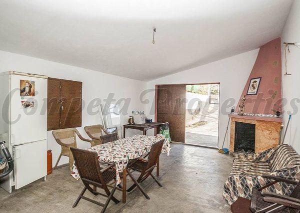 Country Property in Corumbela, Inland Andalucia in the mountains