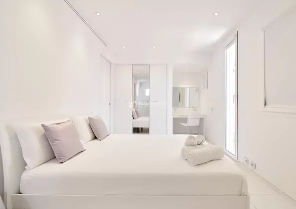 1071 Rent 2 bedroom apartment in Patio Blanco  Botafoch