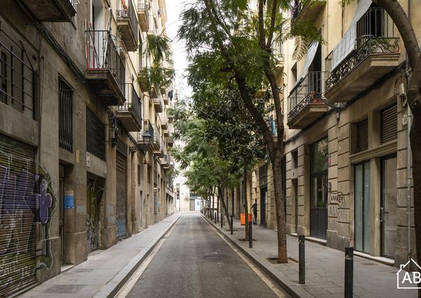 Bright Modern and Trendy Two Bedroom Apartment in the heart of Barcelona