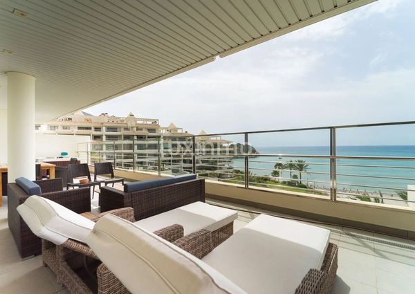 Penthouse overlooking the sea for rent in Mascarat