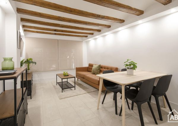 Minimalist and Modern Two Bedroom Apartment in the City Center