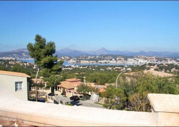 Elegant sea view villa in Mediterranean style in Nova Santa Ponsa