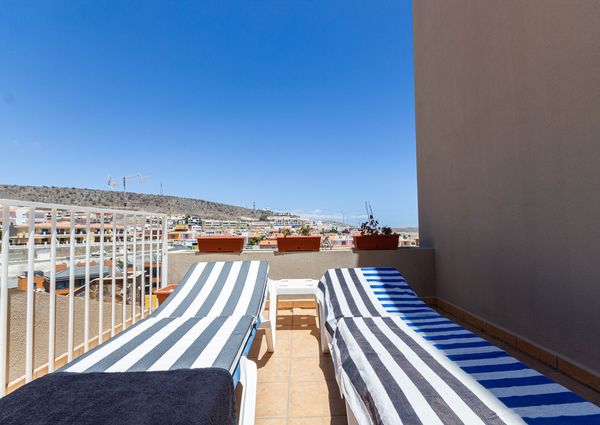 Renovated studio with a huge terrace in Loma Dos