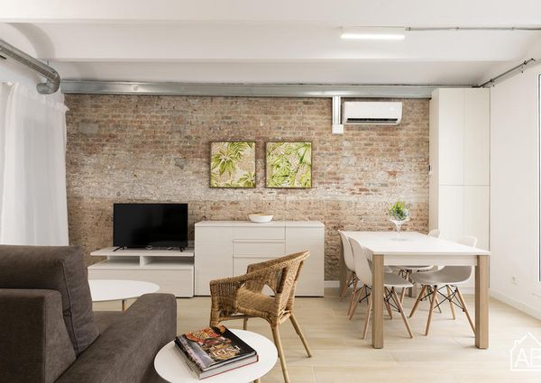 Trendy apartment for up to 4 people near Plaça Espanya and La Fira