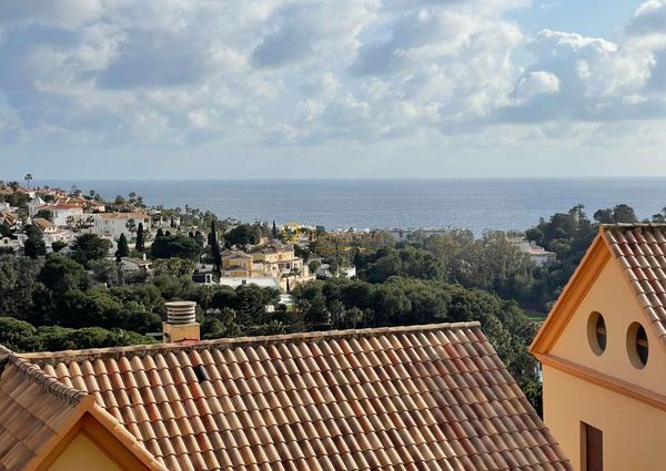 For rent from now until 30/6/2023 nice apartment with sea views in Benalmadena.