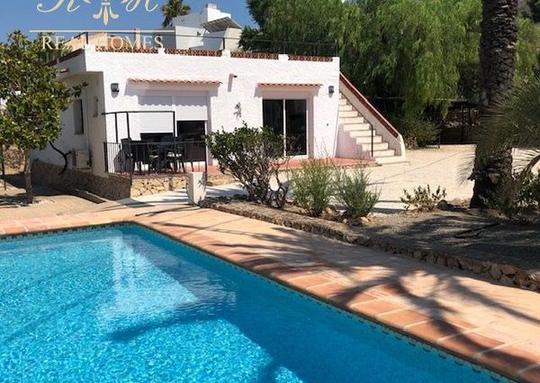 Detached villa for rent in El Albir, Alicante