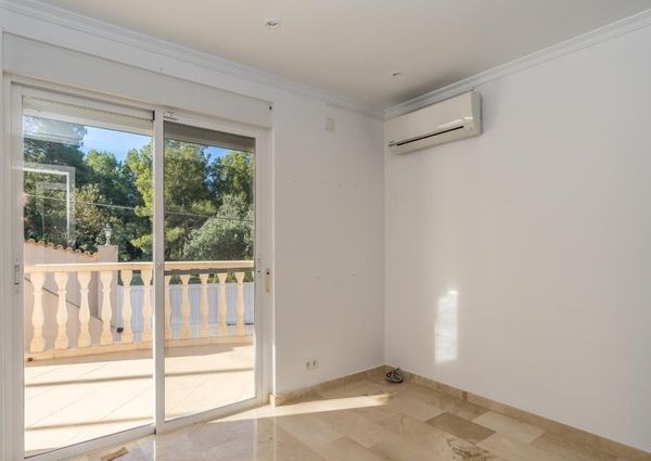 Villa For Rent In Albir