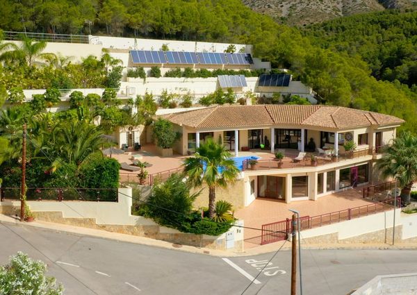 Se vende o alquila chalet en Altea la Vella