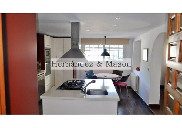 Villa for rent in Benalmádena Pueblo