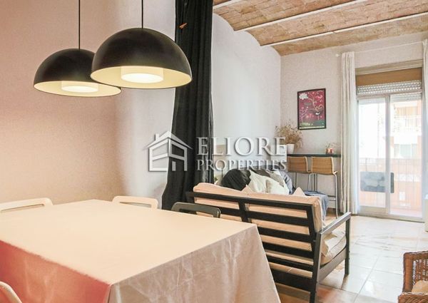 Bright, furnished and fully equipped in the best area of Poblenou